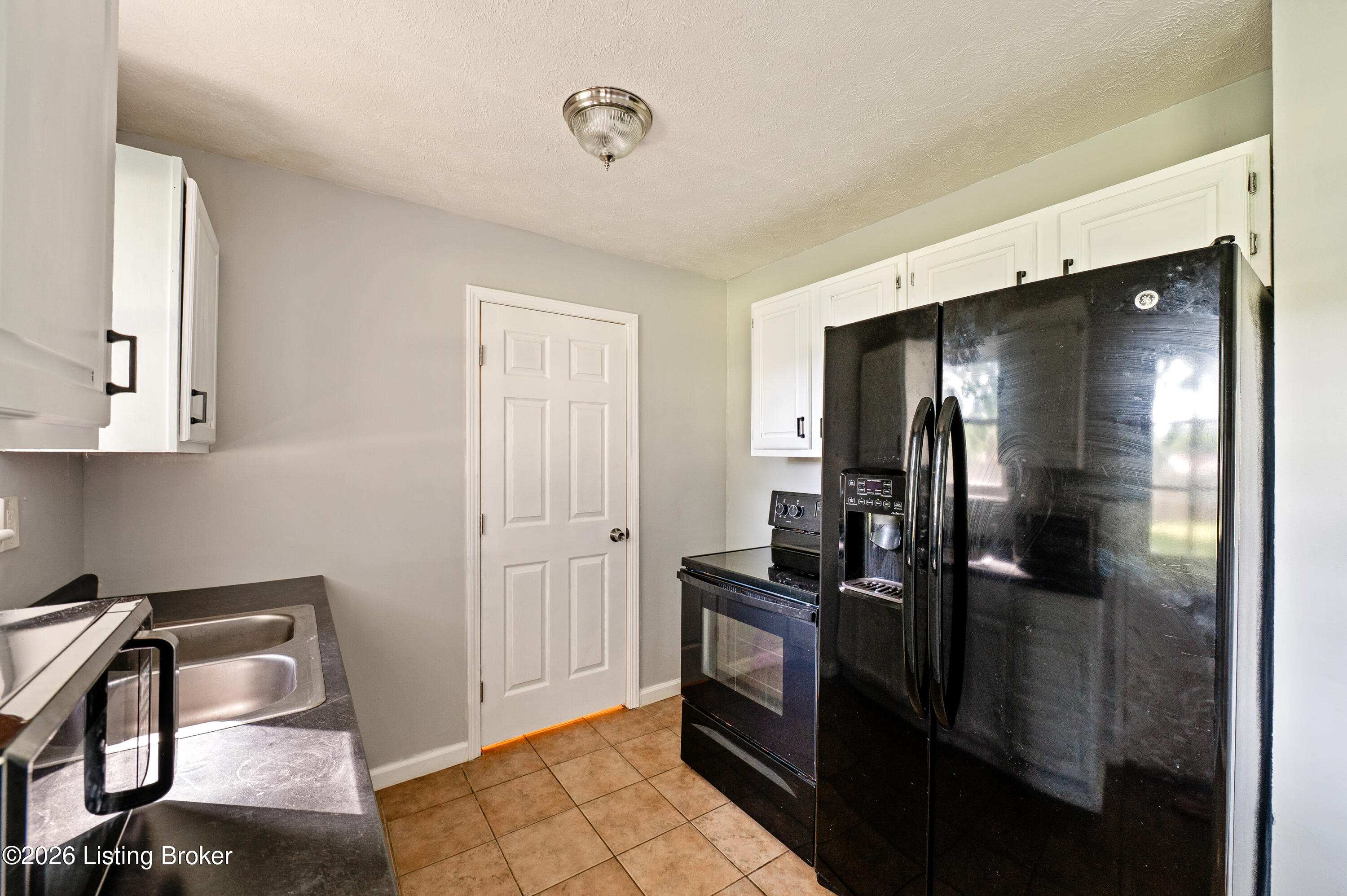 146 Red Bird Road Louisville, KY 40229 - Photo 15 of 38 146RedBirdRd-15