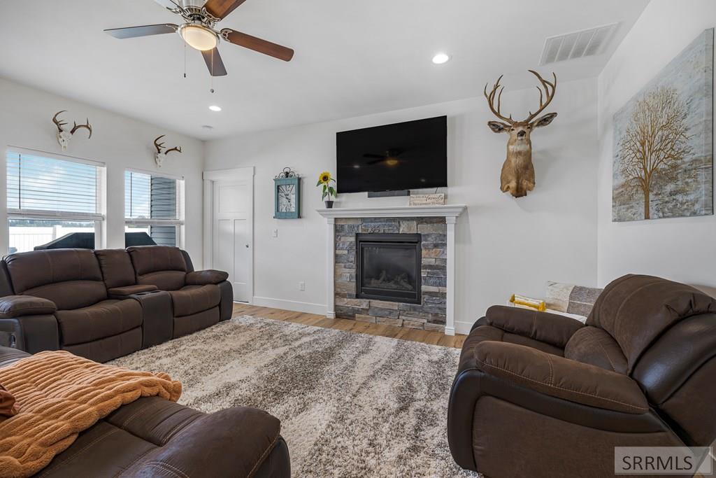 171 Dakota Avenue Rigby, ID 83442 - Photo 4 of 35 Family Room