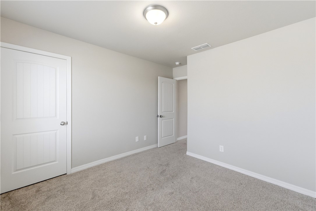 443 Martinez Road Golden Valley, AZ 86413 - Photo 11 of 26