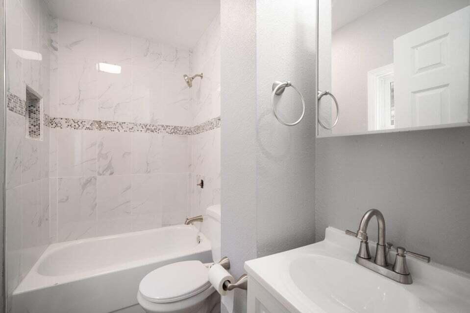 2646 Vel R. Phillips Avenue Milwaukee, WI 53212 - Photo 7 of 19 20250909013056853866000000-o