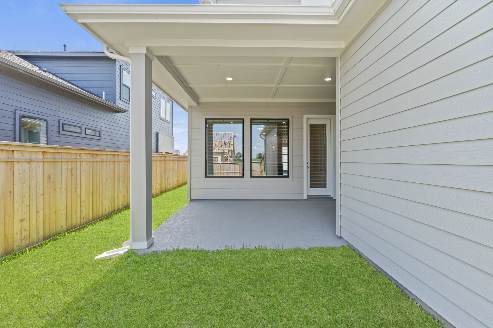 2718 Cottage Place Rosharon, TX 77583 - Photo 14 of 26 Backyard- Patio