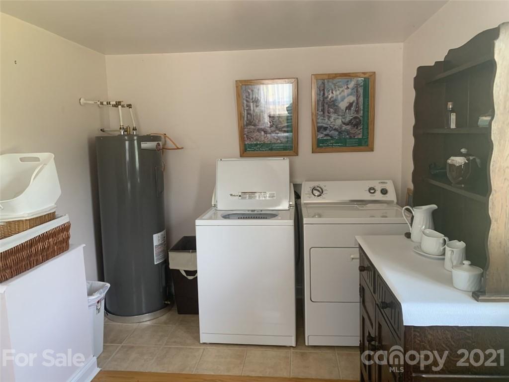 1822 Sharon Road York, SC 29745 - Photo 31 of 39 a utility room with dryer and washer