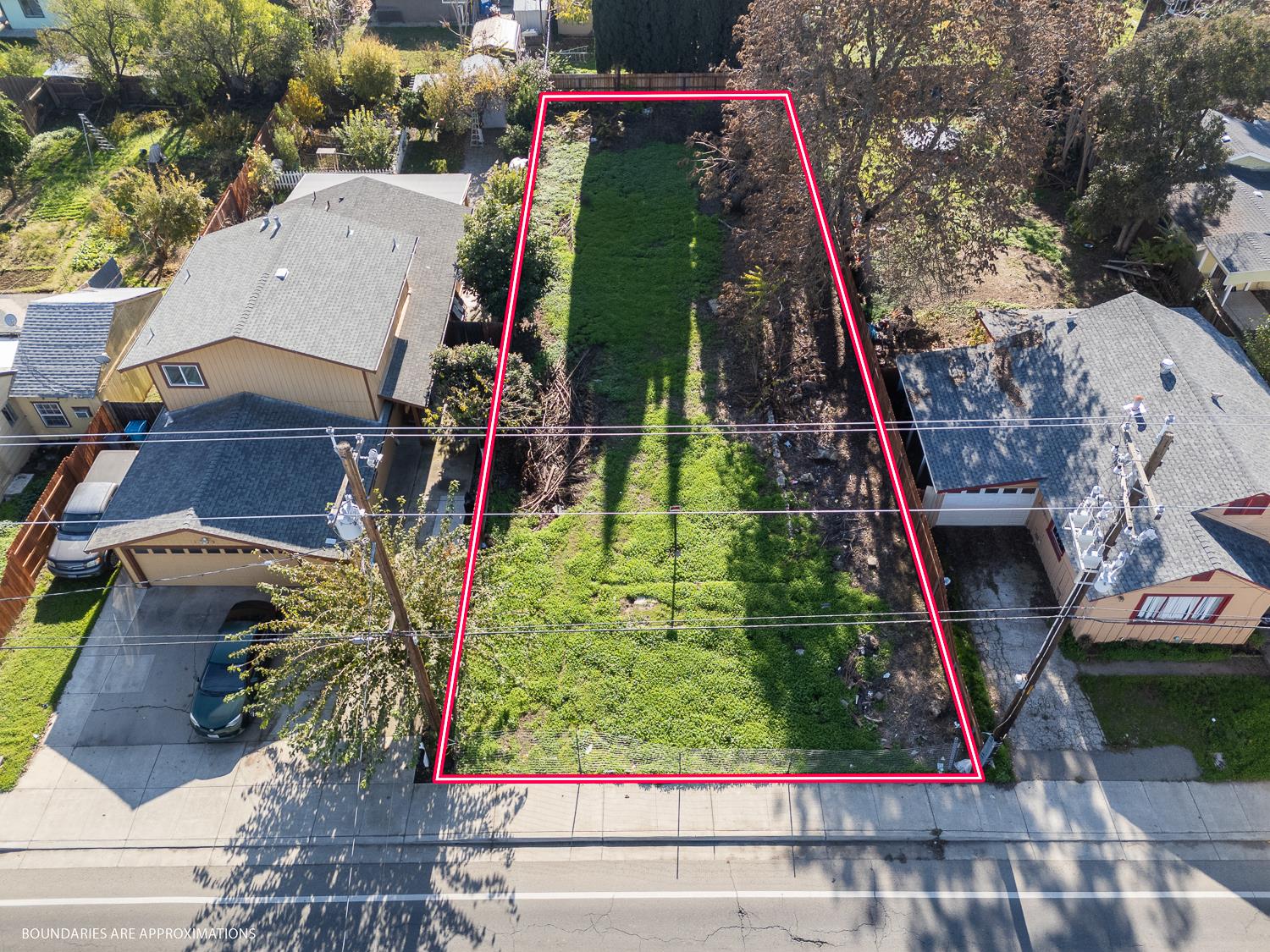1510 Franklin Road Yuba City, CA 95993 - Photo 8 of 10 a view of swimming pool with a garden