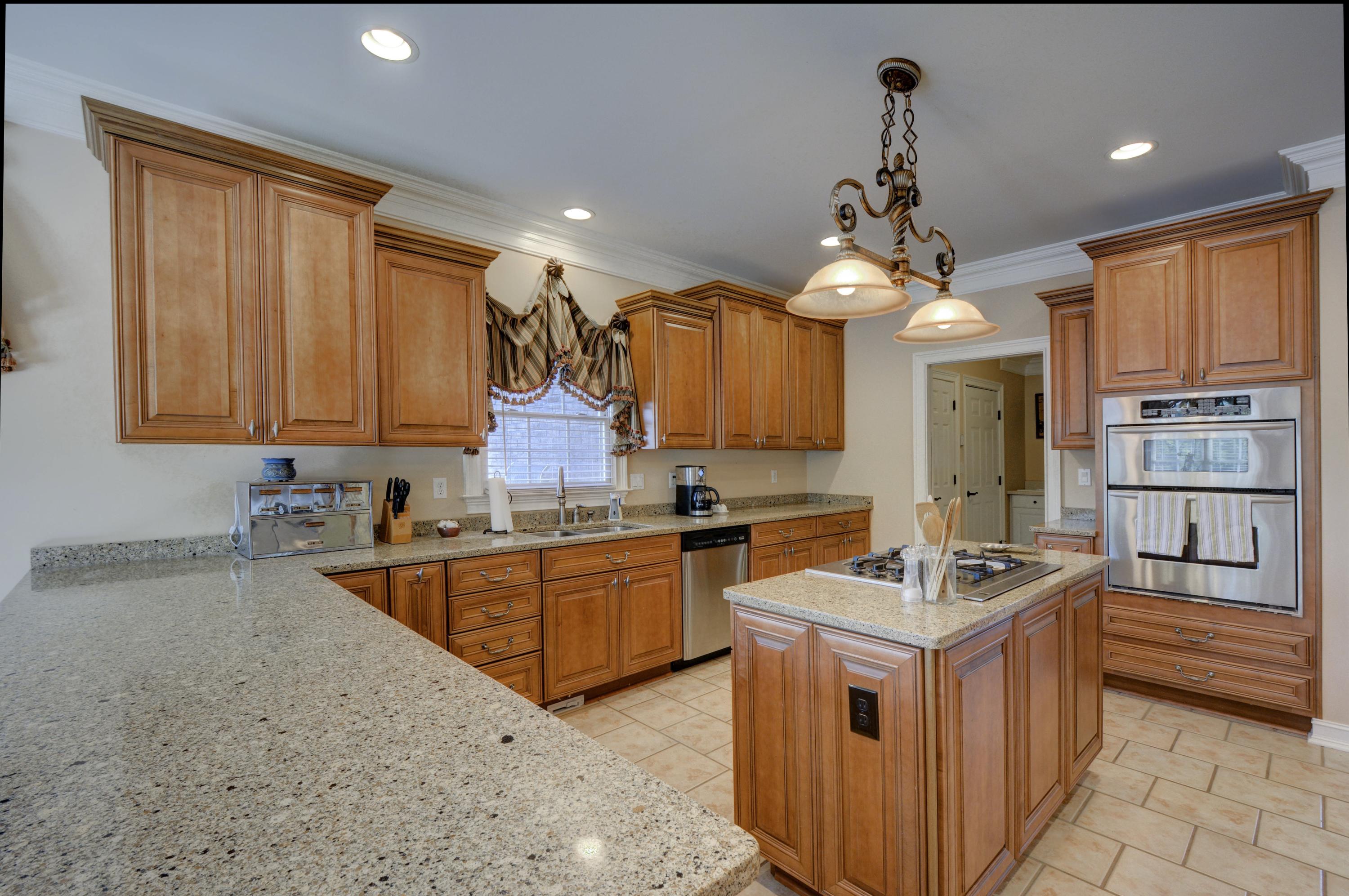 11 Radcliff Terrace Oak Ridge, TN 37830 - Photo 8 of 38 12_pt