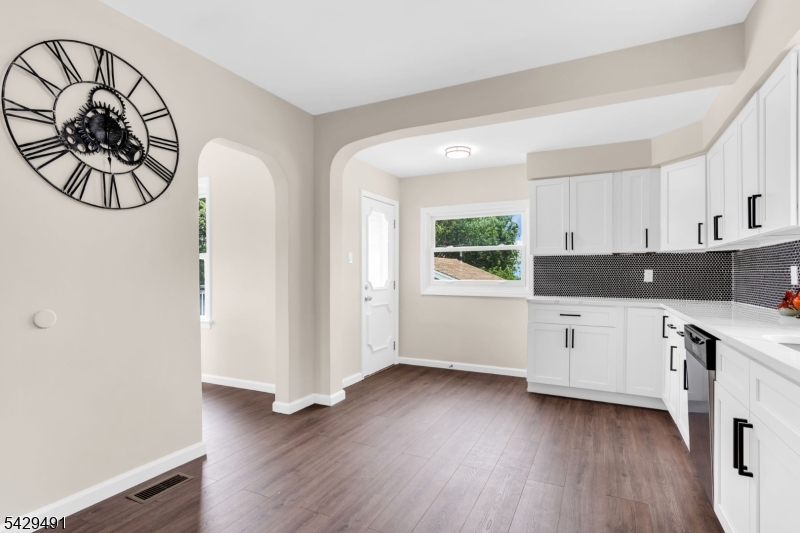 724 3rd Street Lyndhurst, NJ 07071 - Photo 12 of 24