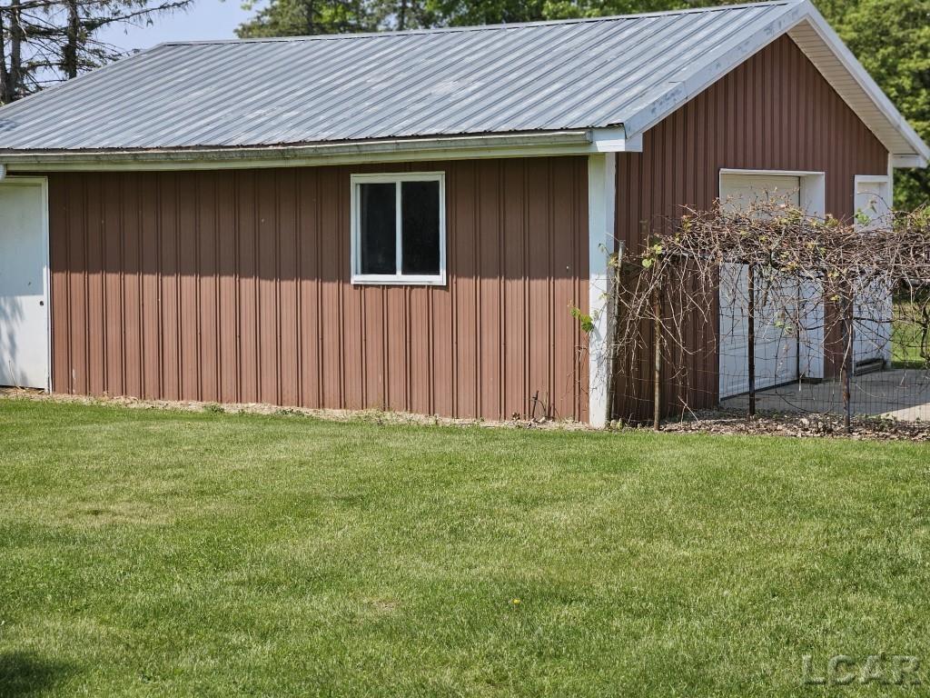 1685 East Carleton Road Adrian, MI 49221 - Photo 7 of 47 50109481-6.JPG