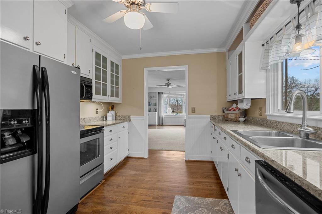 4818 Harvey Road Jamestown, NC 27282 - Photo 14 of 47 kitchen view