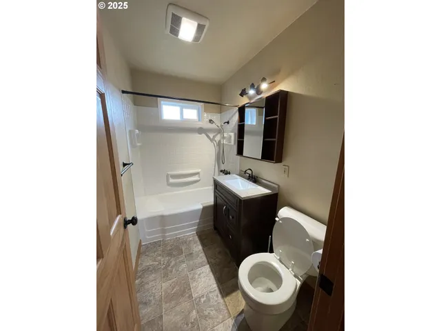 $329,900 | 1820 Dogwood Avenue, Reedsport, OR 97467