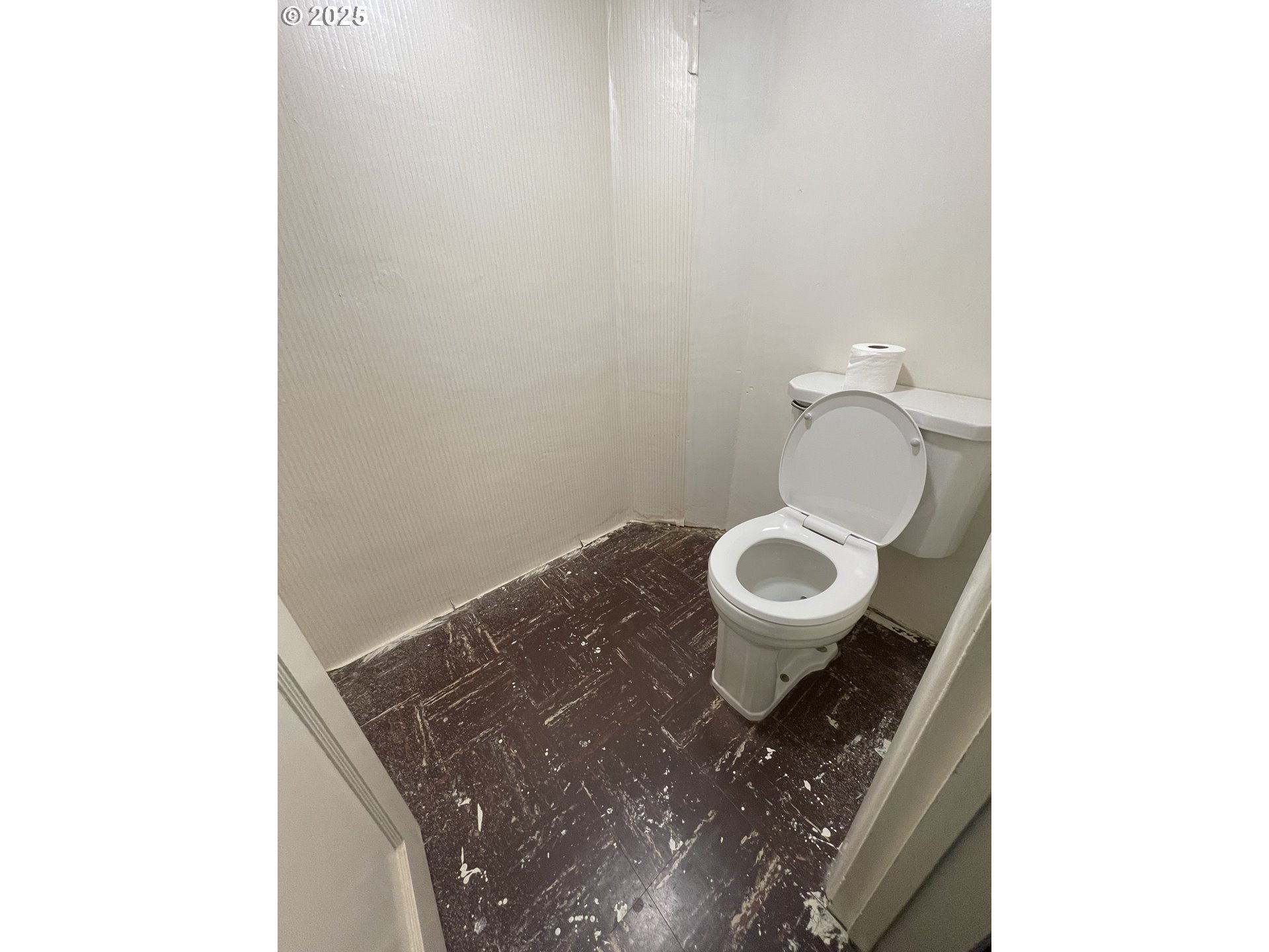 1820 Dogwood Avenue Reedsport, OR 97467 - Photo 22 of 29 a close view of a sink in a bathroom