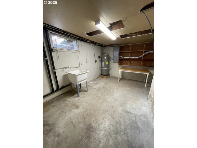 $329,900 | 1820 Dogwood Avenue, Reedsport, OR 97467