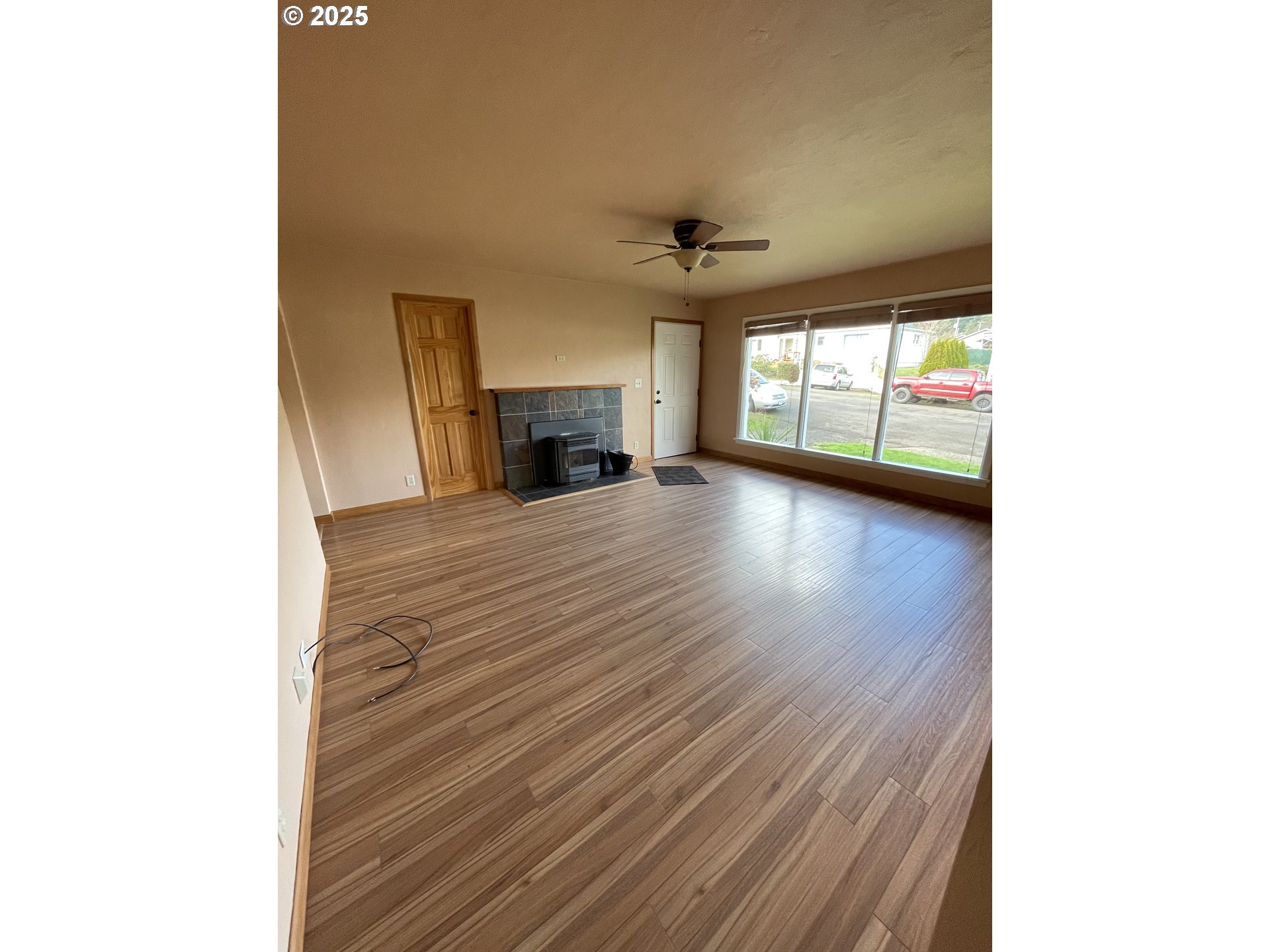 1820 Dogwood Avenue Reedsport, OR 97467 - Photo 3 of 29 a view of an empty room with a window