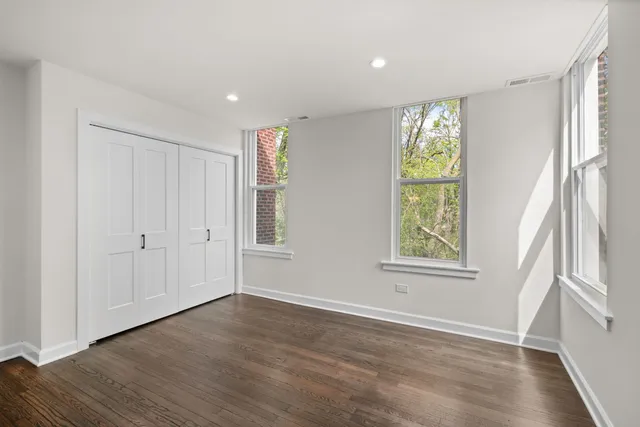 $6,000 | 1025 East 48th Street, Chicago, IL 60615