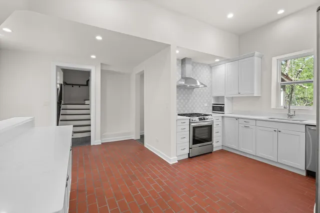 $6,000 | 1025 East 48th Street, Chicago, IL 60615