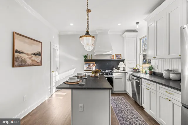 $799,999 | 804 Main Street, Riverton, NJ 08077