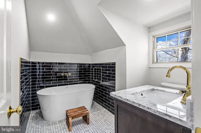 $799,999 | 804 Main Street, Riverton, NJ 08077