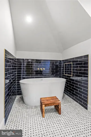 $799,999 | 804 Main Street, Riverton, NJ 08077