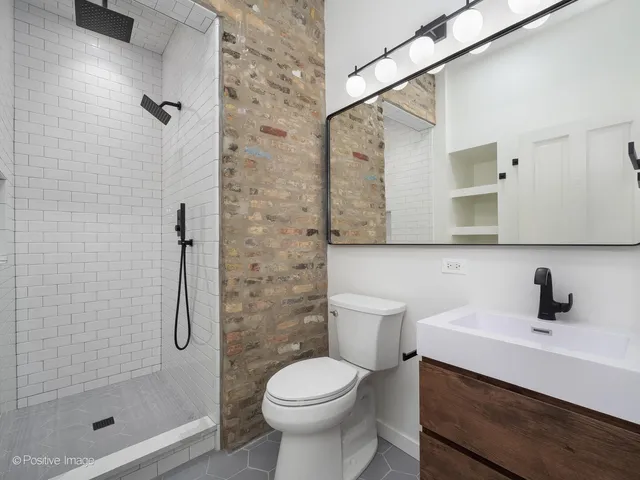 $4,495 | 842 North Wolcott Avenue, Unit B, Chicago, IL 60622