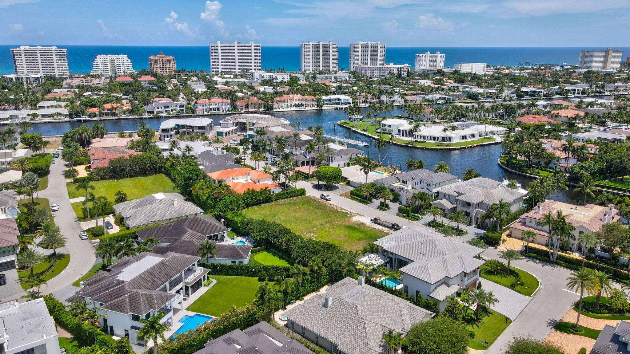 425 South Maya Palm Drive Boca Raton, FL 33432 - Photo 3 of 22 a view of a city