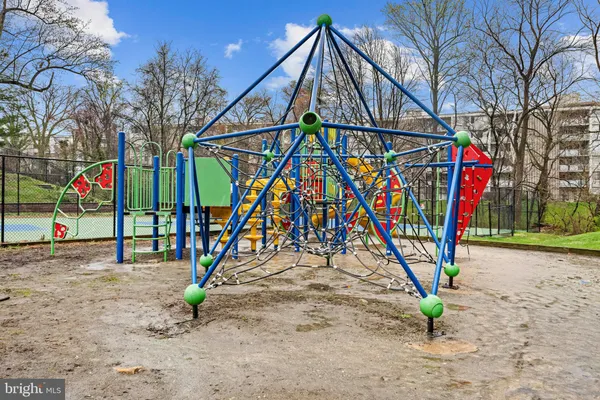 a view of a tennis court