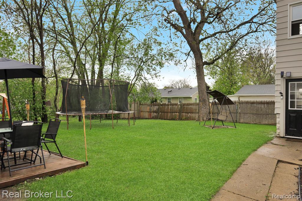 1493 East Judd Road Burton, MI 48529 - Photo 26 of 27