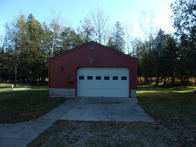 6489 Lakeshore Road Manistee, MI 49660 - Photo 23 of 38 101_4238