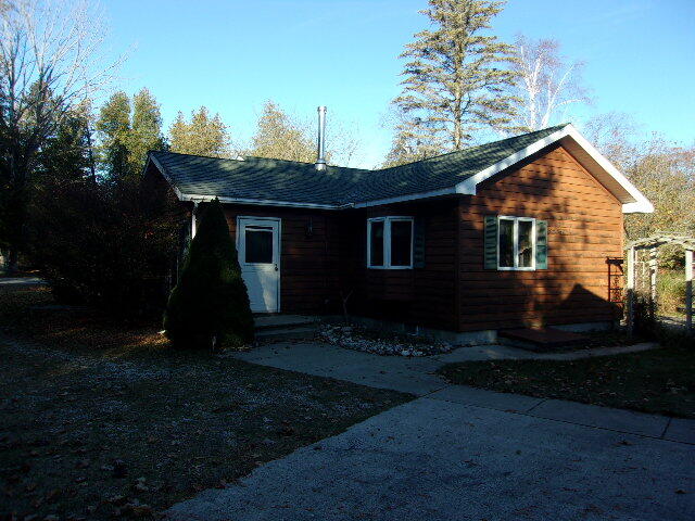 6489 Lakeshore Road Manistee, MI 49660 - Photo 24 of 38 101_4239