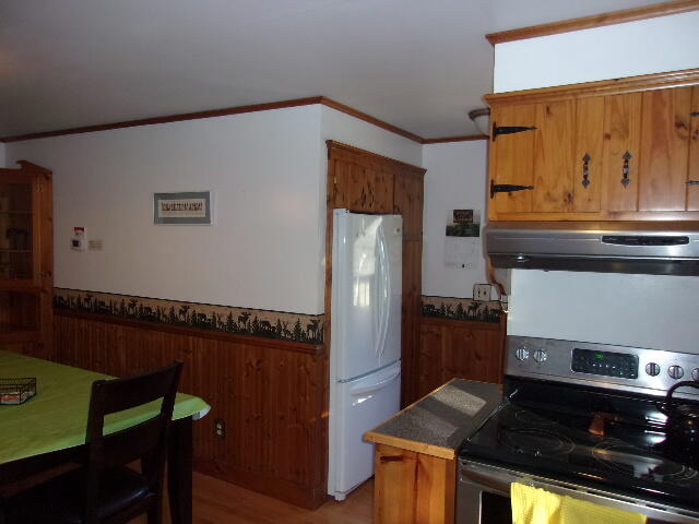 6489 Lakeshore Road Manistee, MI 49660 - Photo 8 of 38 101_4254