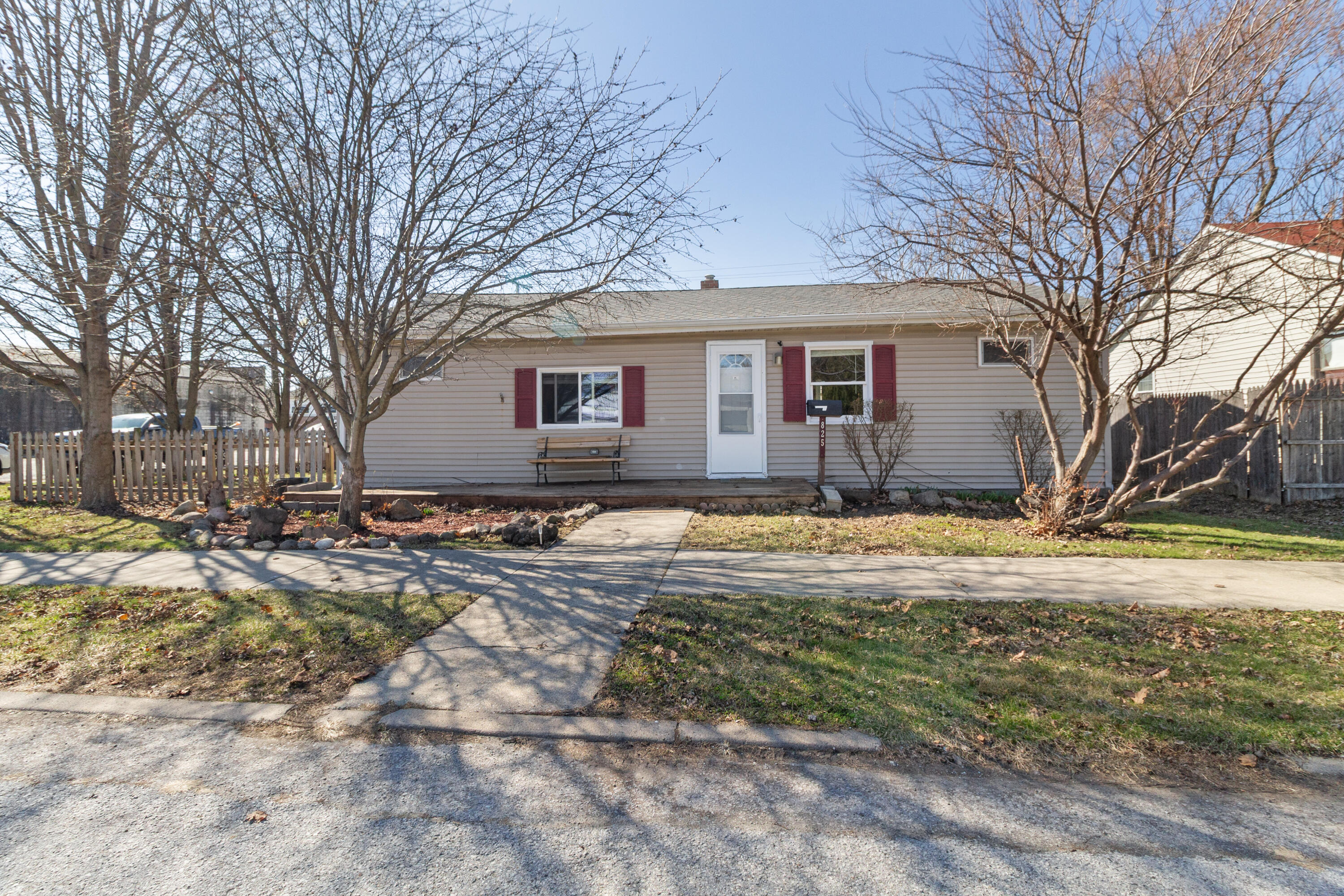 825 North Sherman Street Crown Point, IN 46307 - Photo 1 of 20 3000x2000