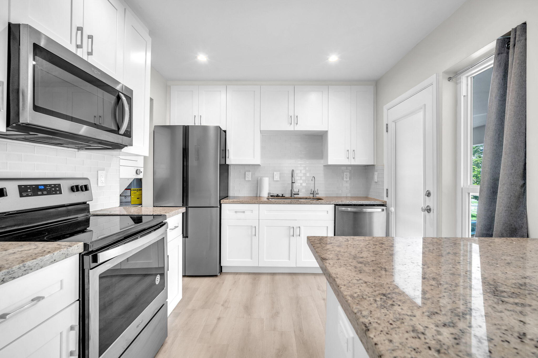 3213 Colony Club Road, Unit 4E Pompano Beach, FL 33062 - Photo 2 of 30 Kitchen