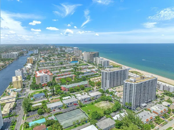 $2,590 | 3213 Colony Club Road, Unit 4E, Pompano Beach, FL 33062