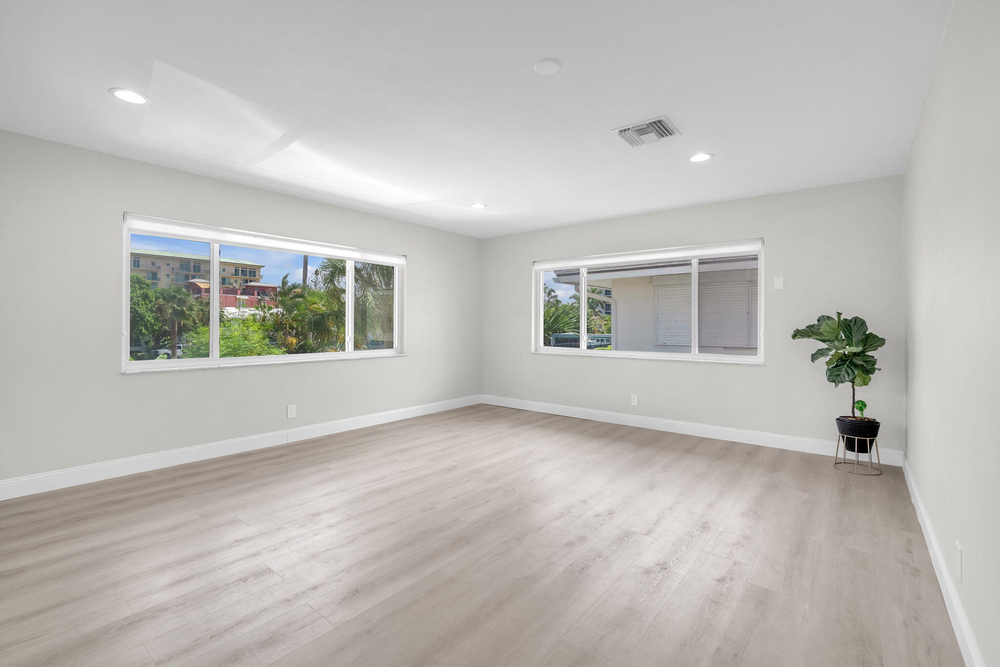 3213 Colony Club Road, Unit 4E Pompano Beach, FL 33062 - Photo 4 of 30 Living Area