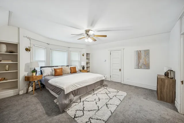 $3,900 | 138 Clinton Avenue, Unit 2, Oak Park, IL 60302