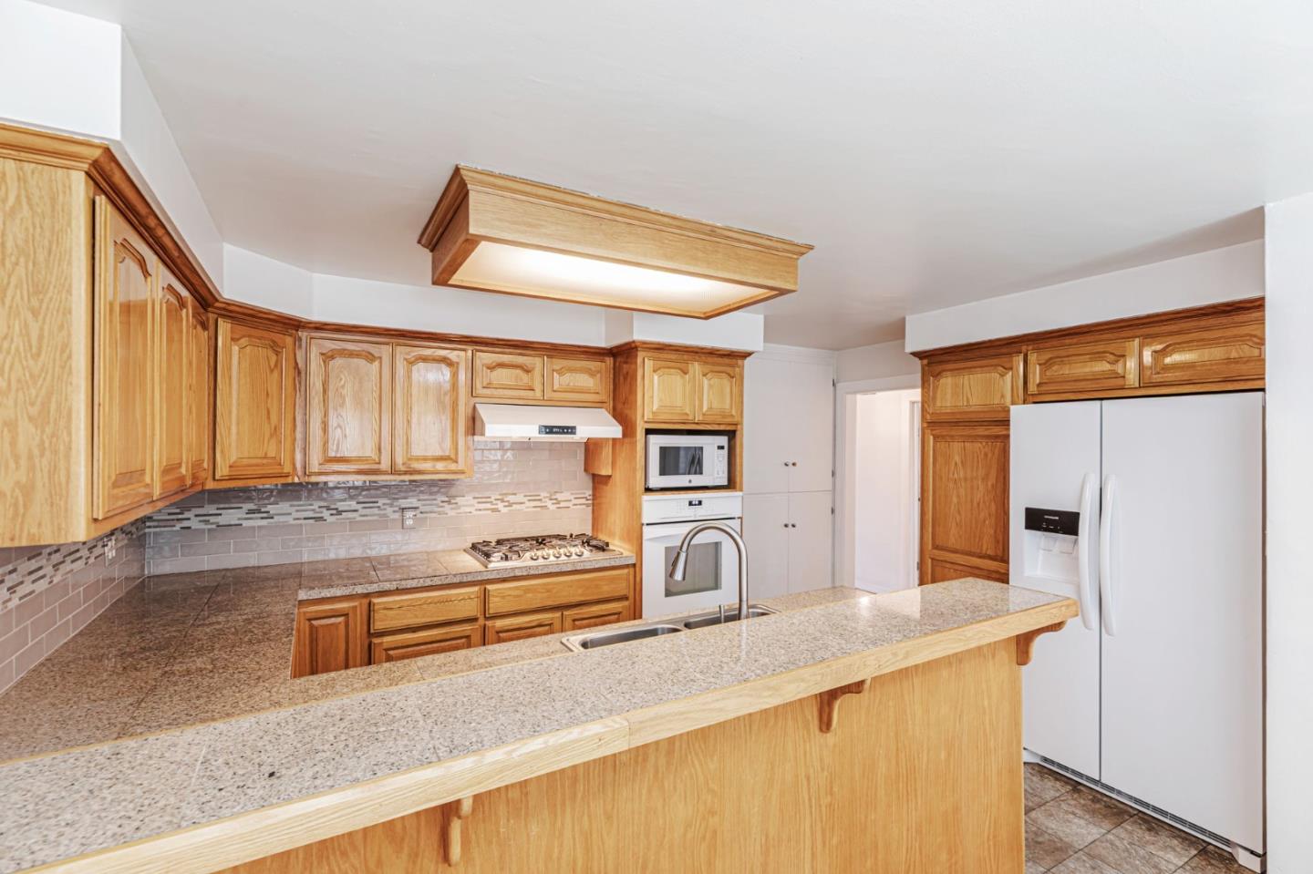 1711 Valley View Road Hollister, CA 95023 - Photo 10 of 47 Gallery Image 10