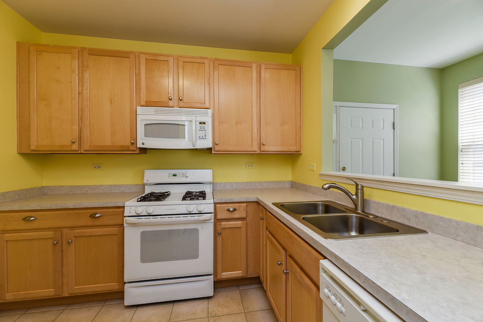 833 Genesee Drive Naperville, IL 60563 - Photo 8 of 15