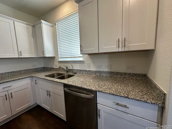 $2,650 | 301 Rustic Grove, Boerne, TX 78006