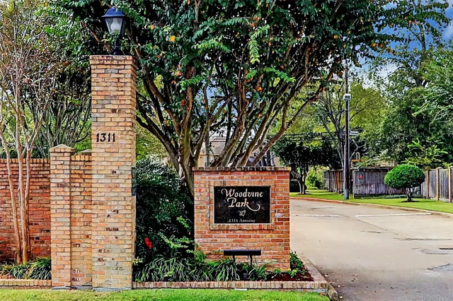 $995 | 1311 Antoine Drive, Unit 148, Houston, TX 77055