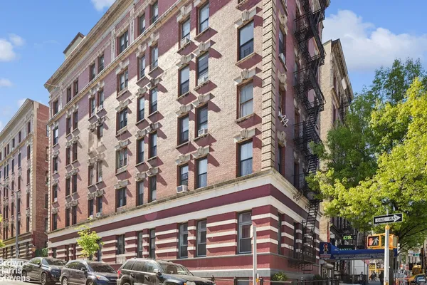 $450,000 | 4260 Broadway, Unit 202 | Washington Heights