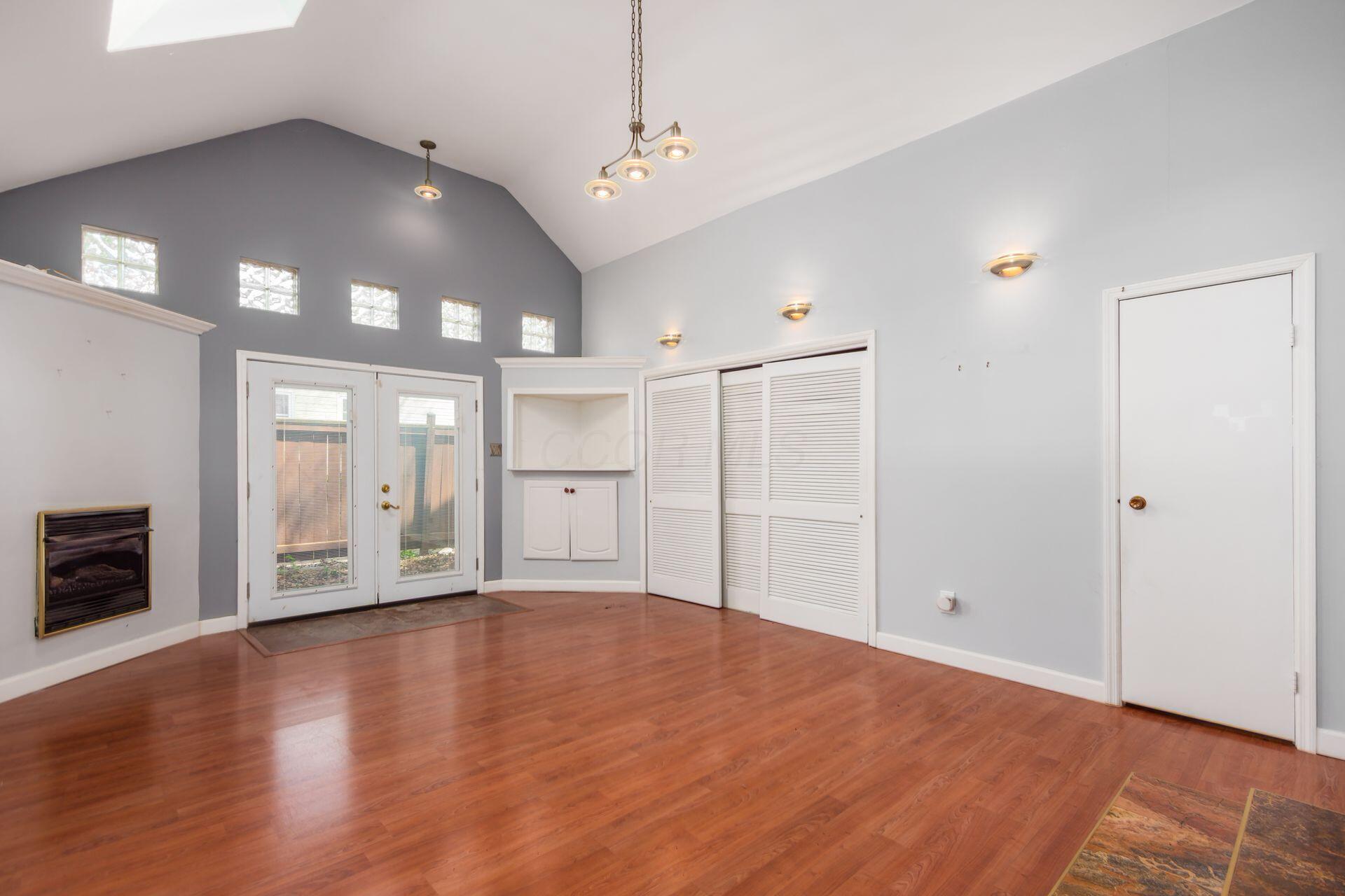 343 Wetmore Road Columbus, OH 43214 - Photo 11 of 45 Step Down Family RM w/closet, outdoor e-gress & half bath access.