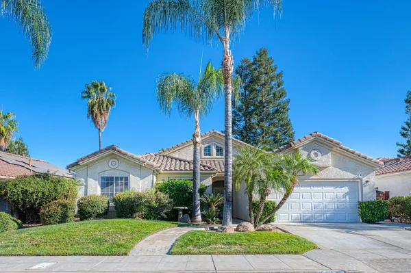 $435,000 | 5744 West Cromwell Avenue, Fresno, CA 93722