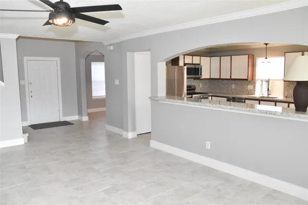 $2,100 | 1623 Stonehaven Village Circle, Spring, TX 77386