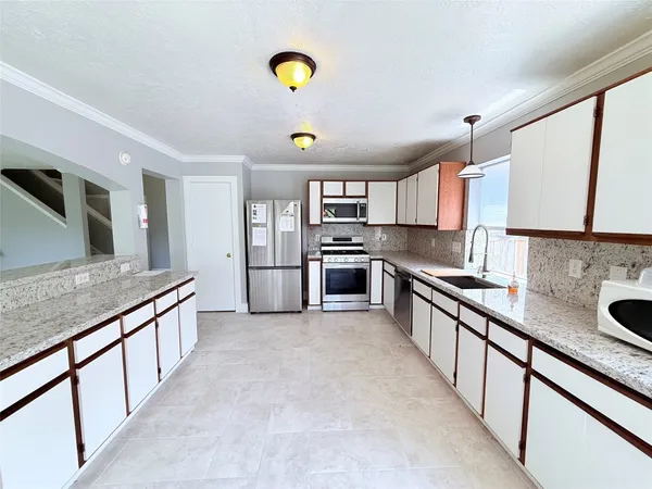 $2,100 | 1623 Stonehaven Village Circle, Spring, TX 77386