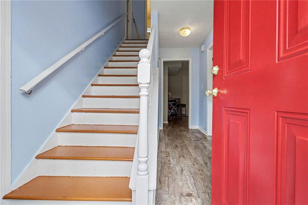 4494 Huntsman Bend Decatur, GA 30034 - Photo 5 of 27 a view of entryway