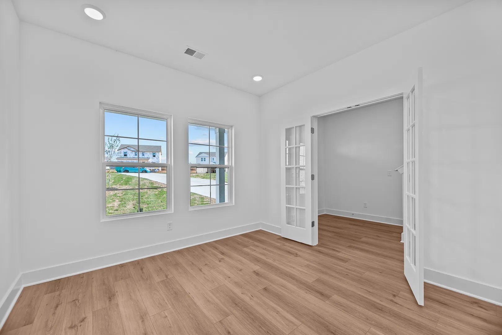 112 Model Court Columbia, TN 38401 - Photo 8 of 20 Designated home office space, homeschool room, hobby room, whatever suits your needs!
