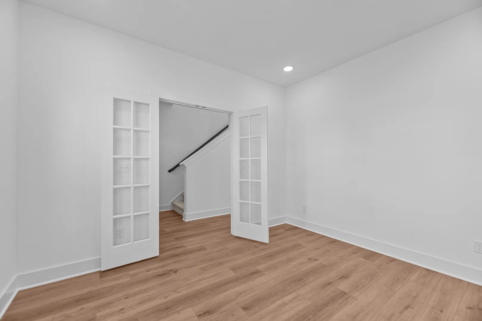 112 Model Court Columbia, TN 38401 - Photo 9 of 20 Glass french doors on this flex room