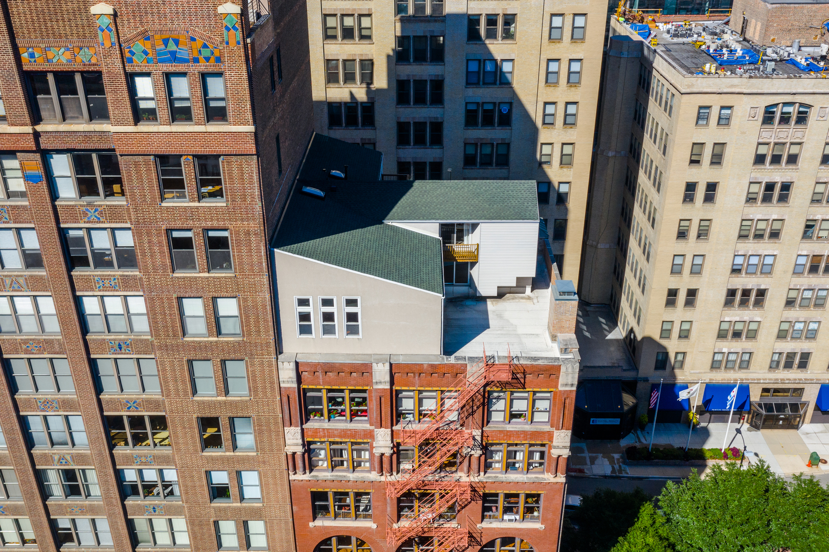 714 South Dearborn Street, Unit 9PH Chicago, IL 60605 - Photo 19 of 26 front view of a building