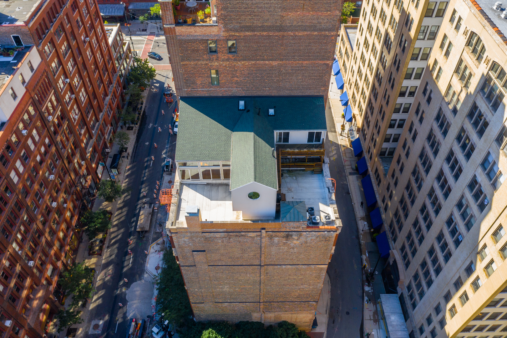 714 South Dearborn Street, Unit 9PH Chicago, IL 60605 - Photo 24 of 26 a house view with a outdoor space