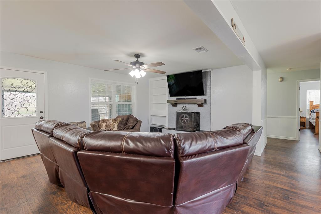 208 Yucca Drive Weatherford, TX 76087 - Photo 8 of 37