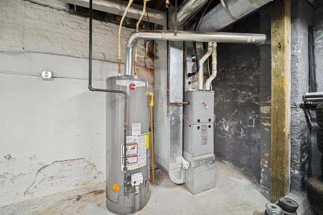 $479,000 | 10-12 North Park Avenue, Waukegan, IL 60085