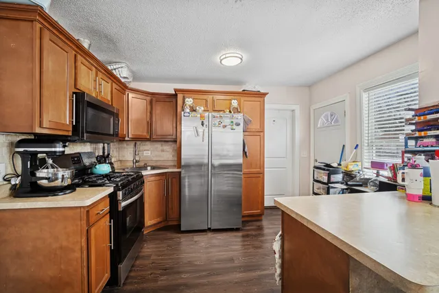 $479,000 | 10-12 North Park Avenue, Waukegan, IL 60085