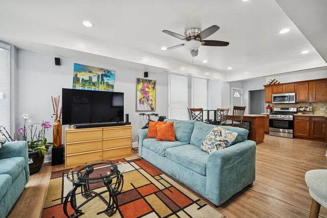 $479,000 | 10-12 North Park Avenue, Waukegan, IL 60085